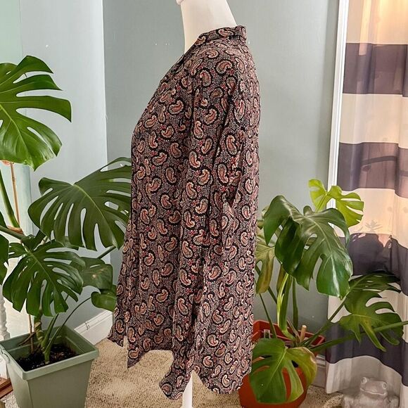 Vintage 90’s Liz Sport paisley print button up blouse in navy blue and red - Picture 2 of 8